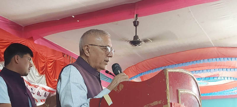 गणतन्त्र पूर्वराजाबाट होइन,  राजनीतिक दलकै कारण खतरामा छ: शेखर कोइराला 